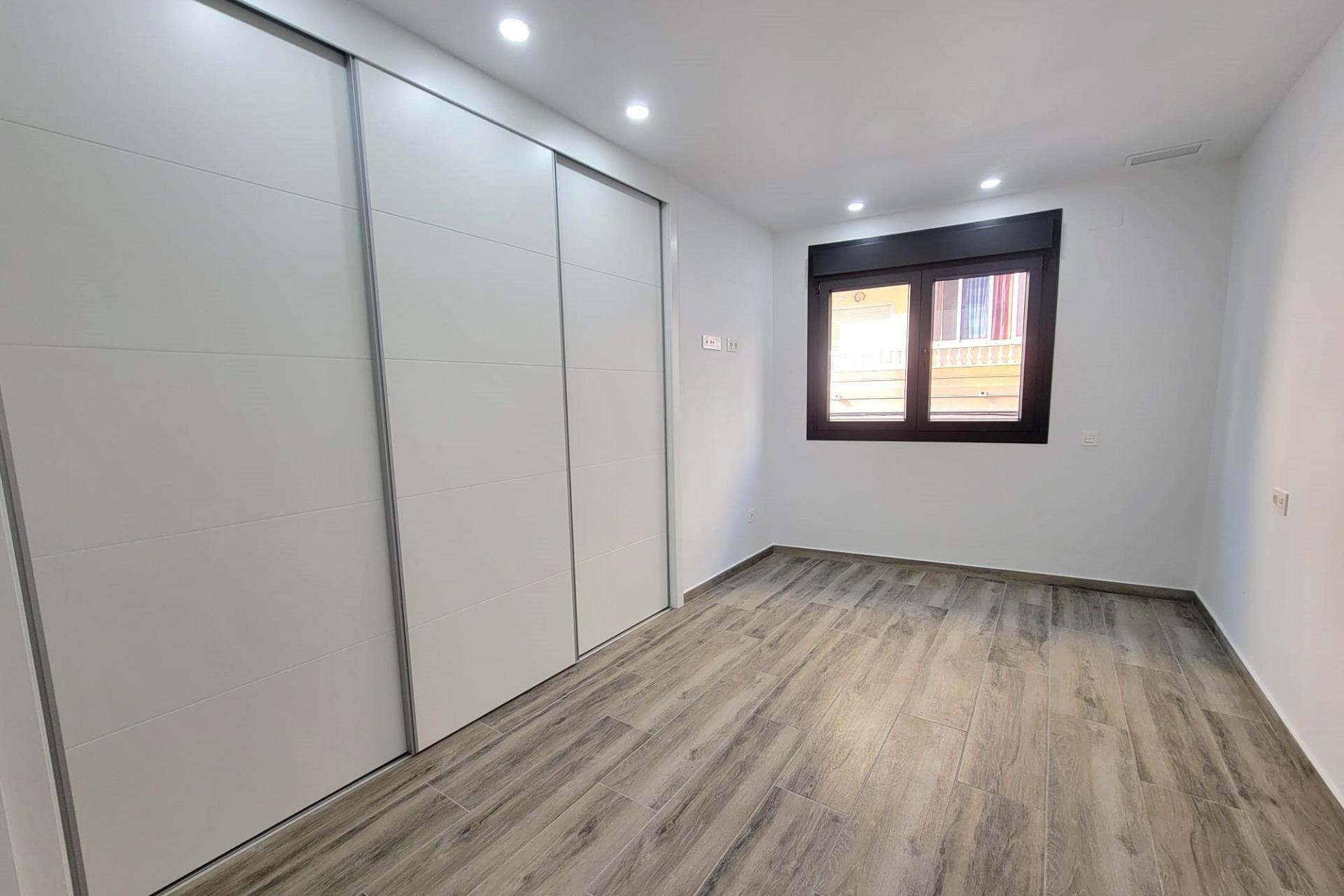 Återförsäljning - Apartment -
Torrevieja - Playa del Cura