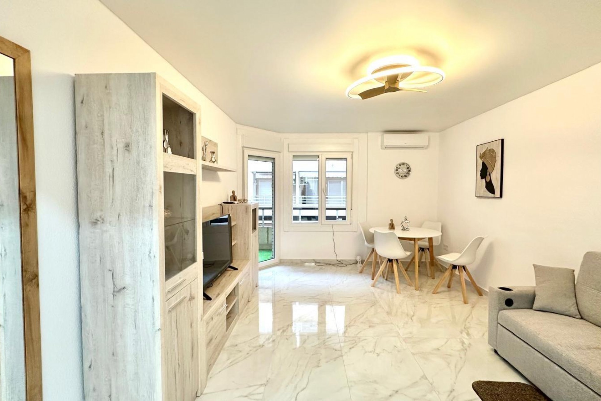 Återförsäljning - Apartment -
Torrevieja - Playa del Cura