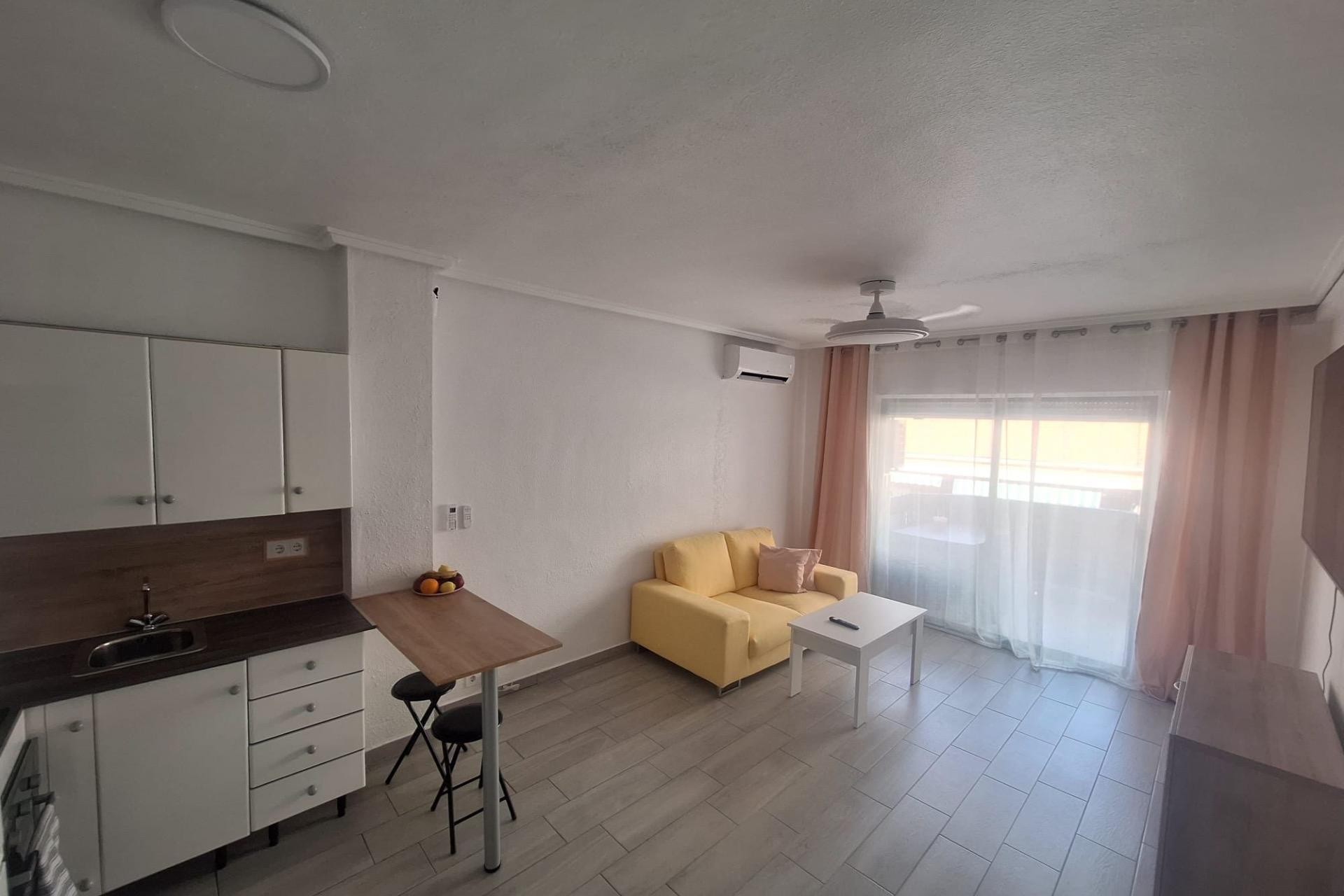 Återförsäljning - Apartment -
Torrevieja - Playa del Cura