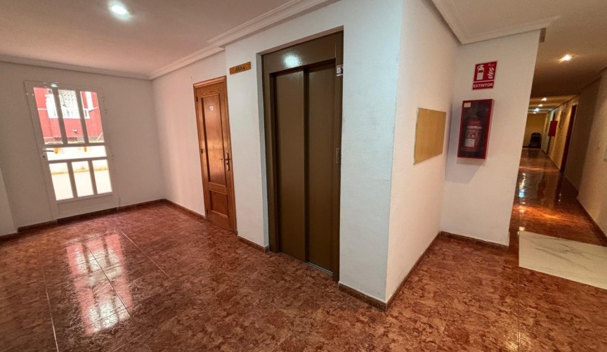 Återförsäljning - Apartment -
Torrevieja - Playa del Cura