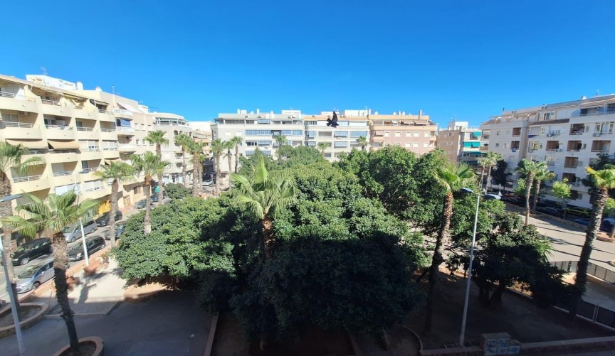 Återförsäljning - Apartment -
Torrevieja - Playa del Cura