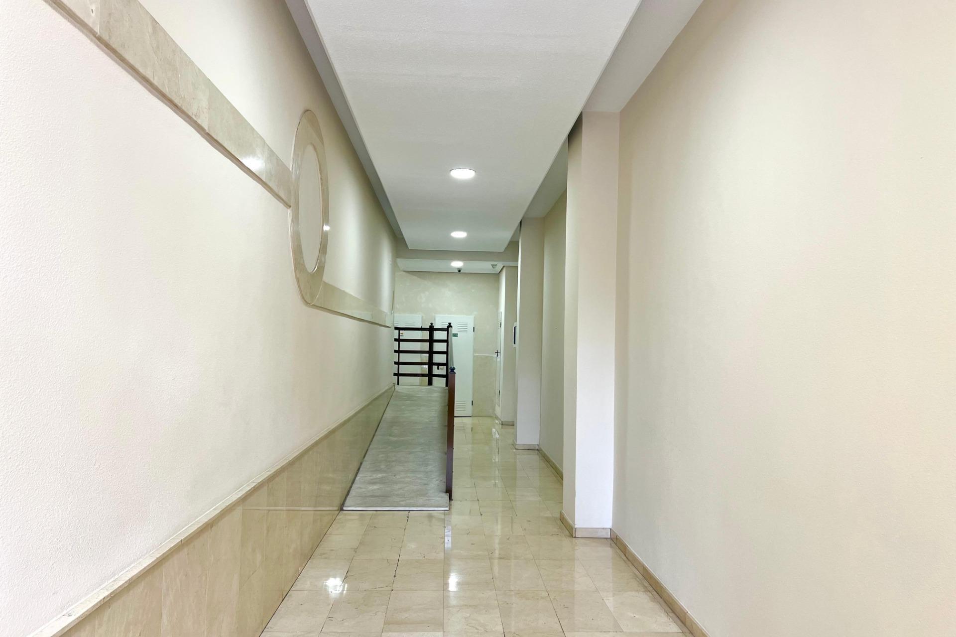 Återförsäljning - Apartment -
Torrevieja - Puerto Deportivo