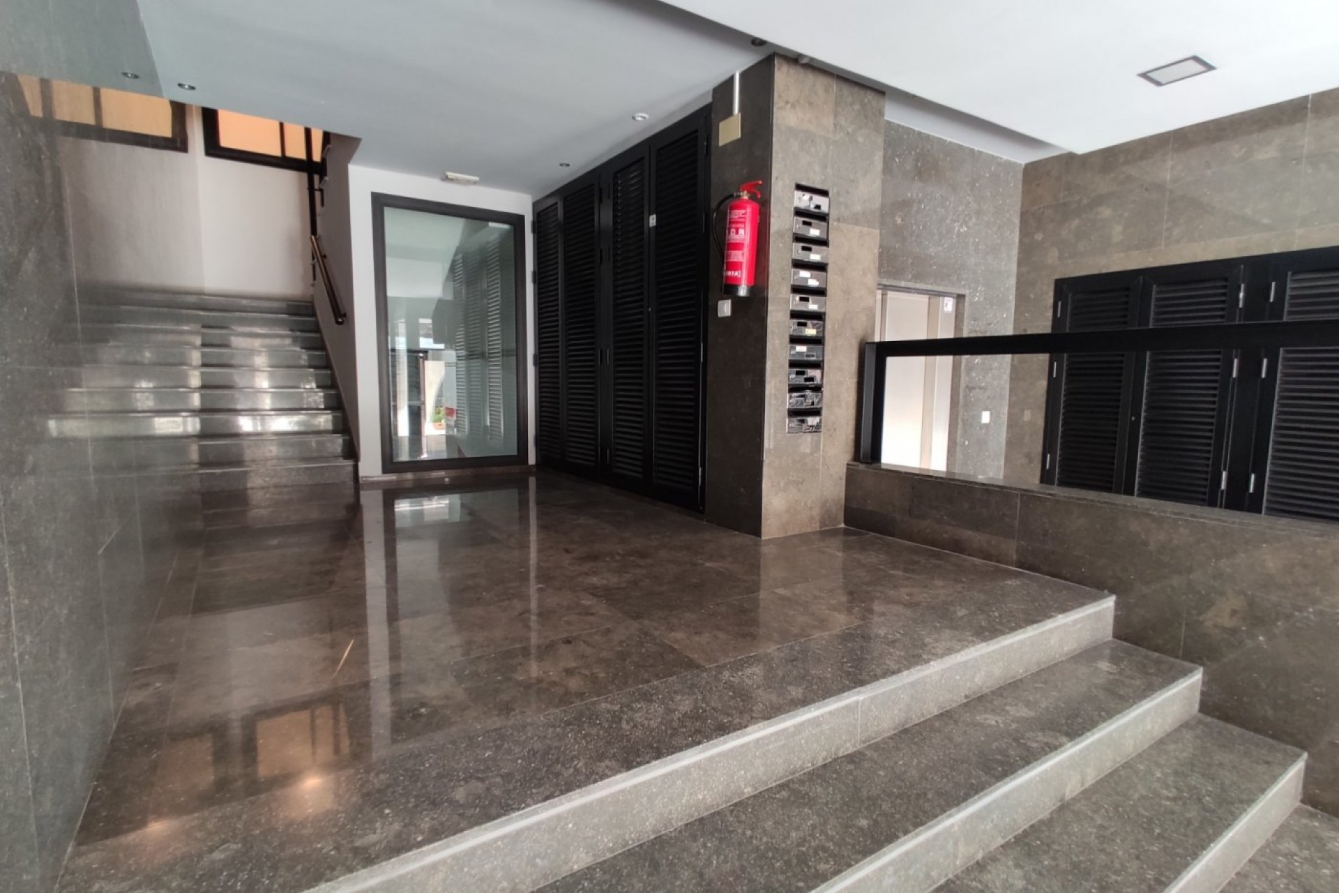 Återförsäljning - Apartment -
Torrevieja - Puerto