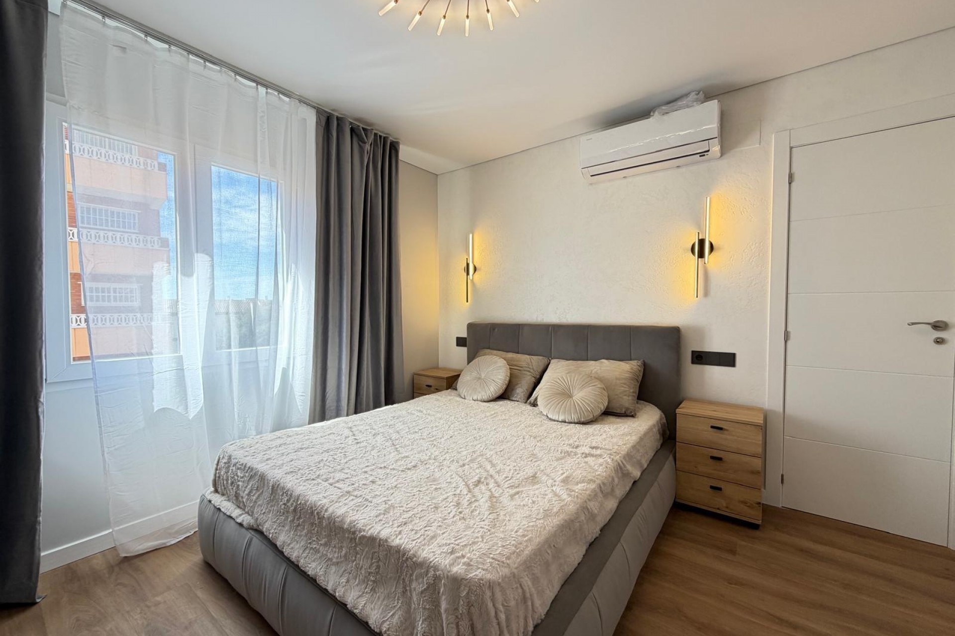 Återförsäljning - Apartment -
Torrevieja - Punta Prima