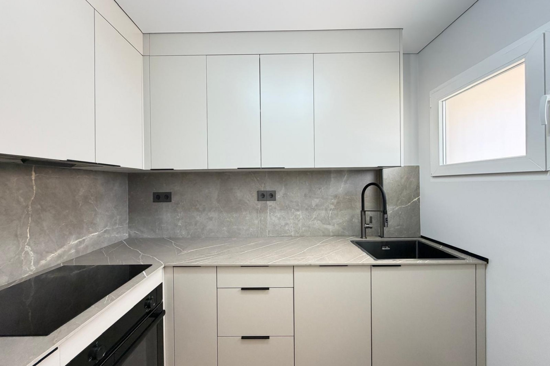 Återförsäljning - Apartment -
Torrevieja - Punta Prima