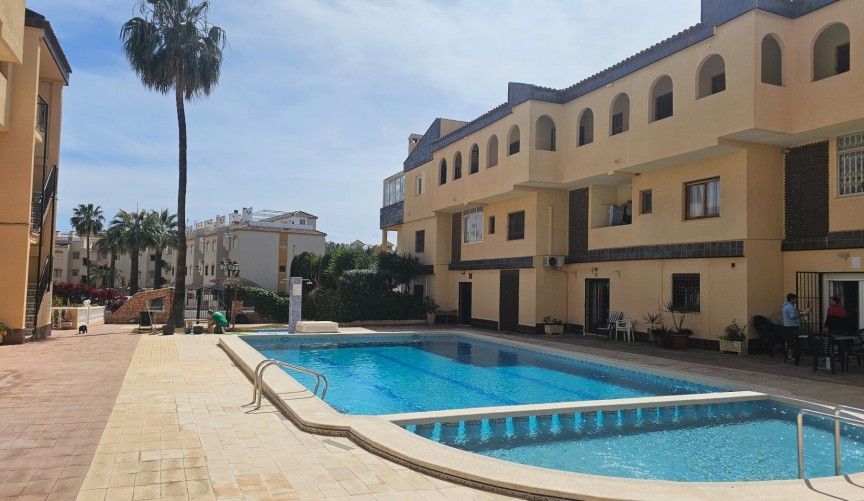 Återförsäljning - Apartment -
Torrevieja - Punta Prima