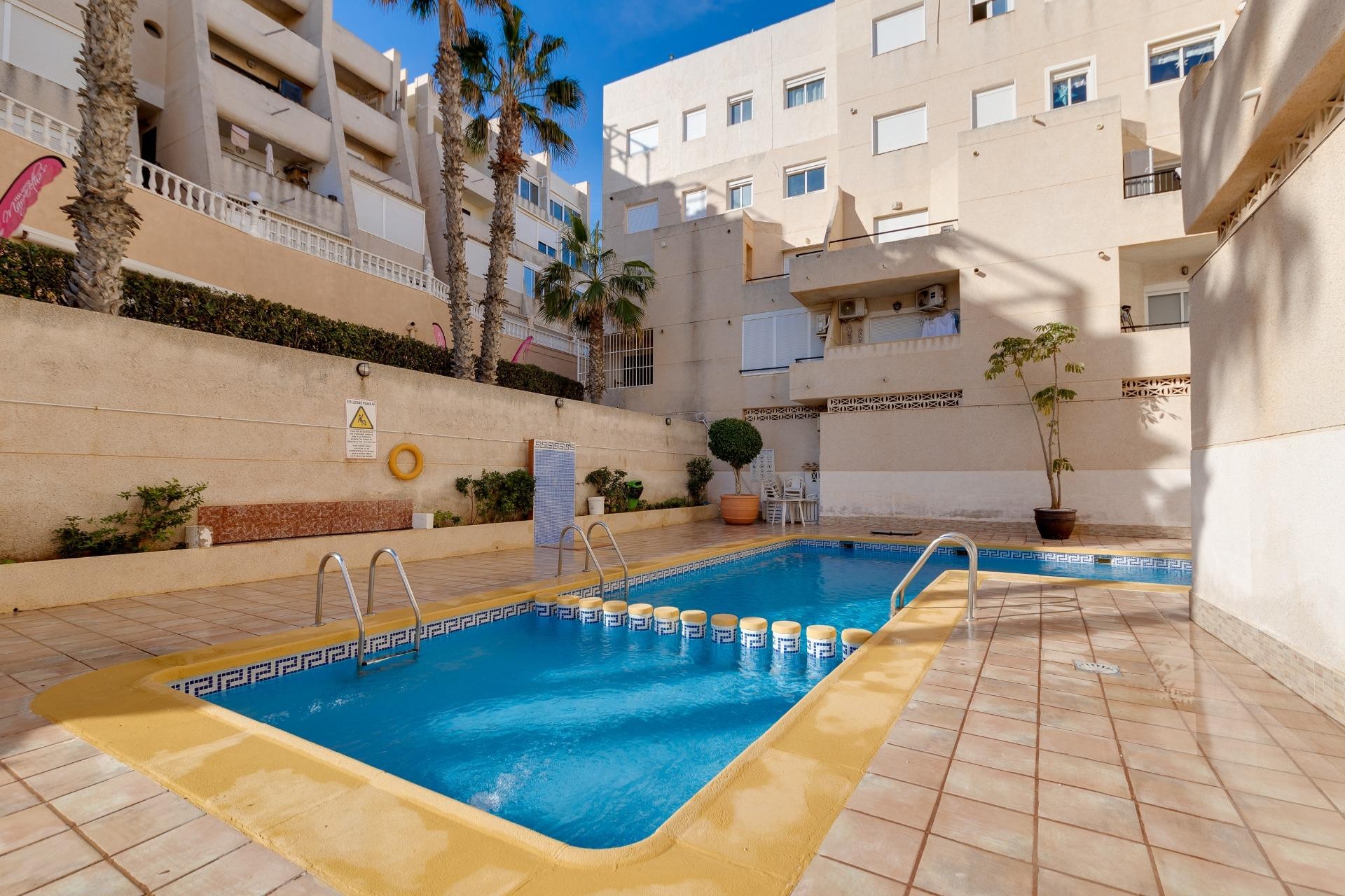 Återförsäljning - Apartment -
Torrevieja - Torre La Mata