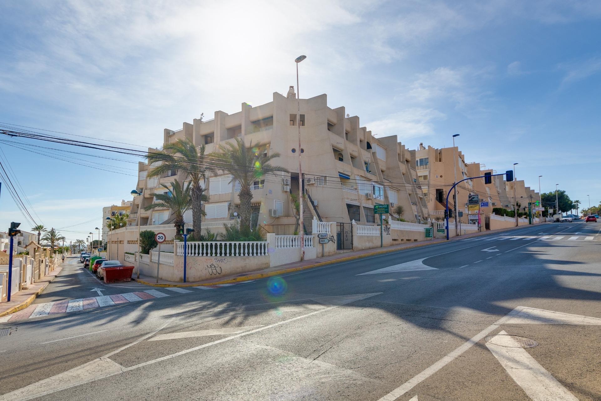 Återförsäljning - Apartment -
Torrevieja - Torre La Mata