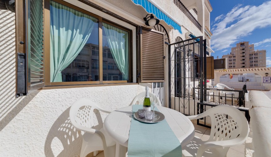 Återförsäljning - Apartment -
Torrevieja - Torre La Mata