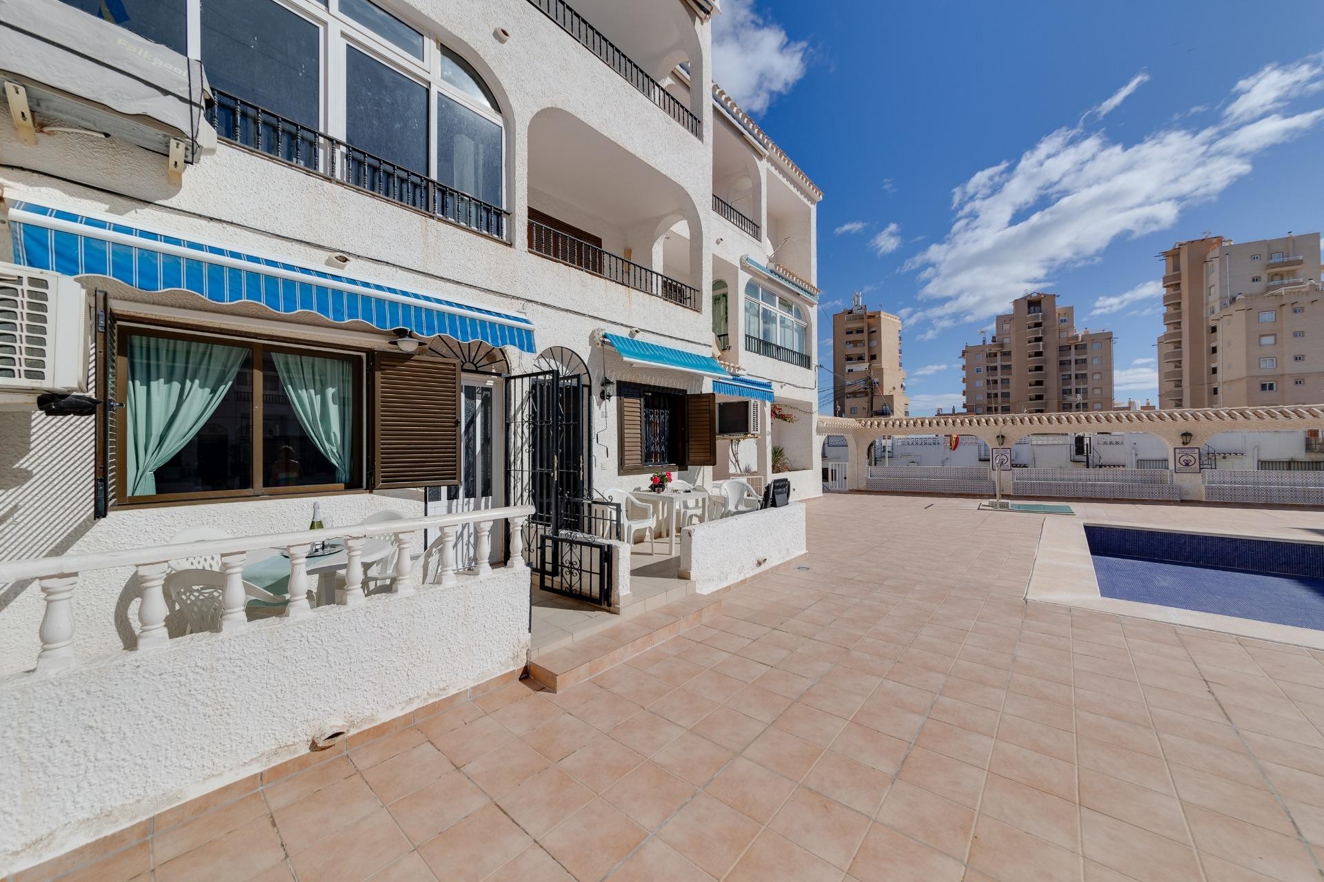 Återförsäljning - Apartment -
Torrevieja - Torre La Mata