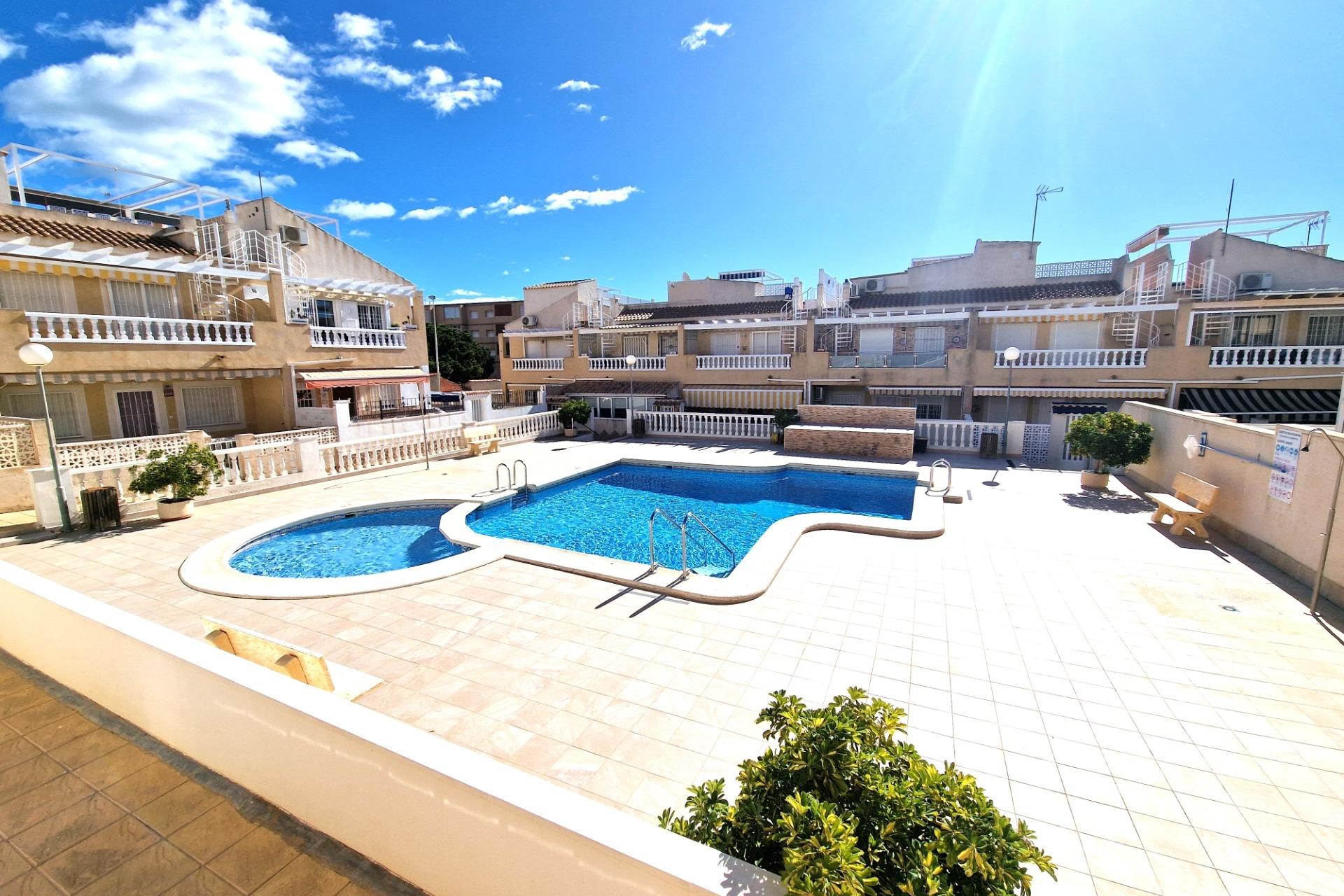 Återförsäljning - Apartment -
Torrevieja - Torrejón