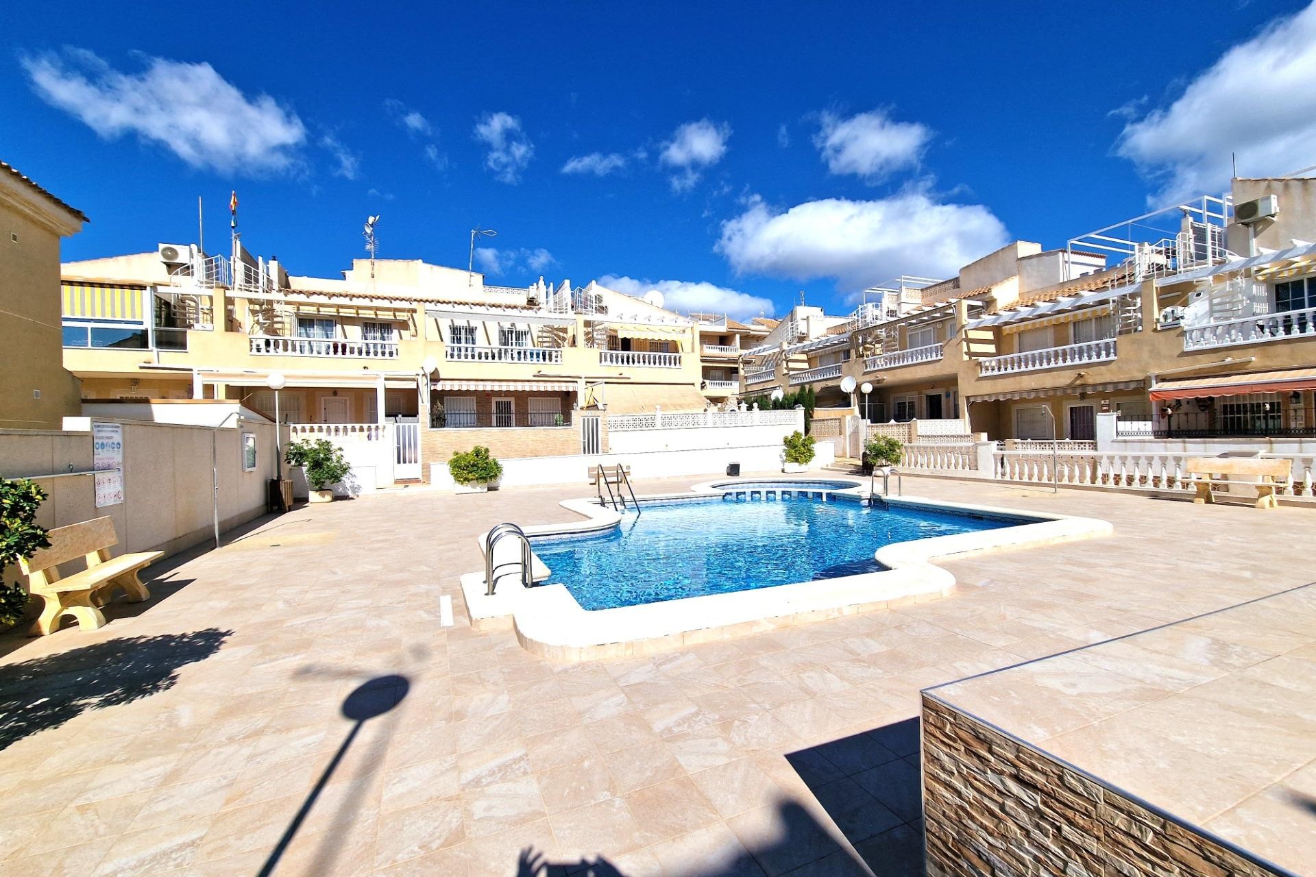 Återförsäljning - Apartment -
Torrevieja - Torrejón