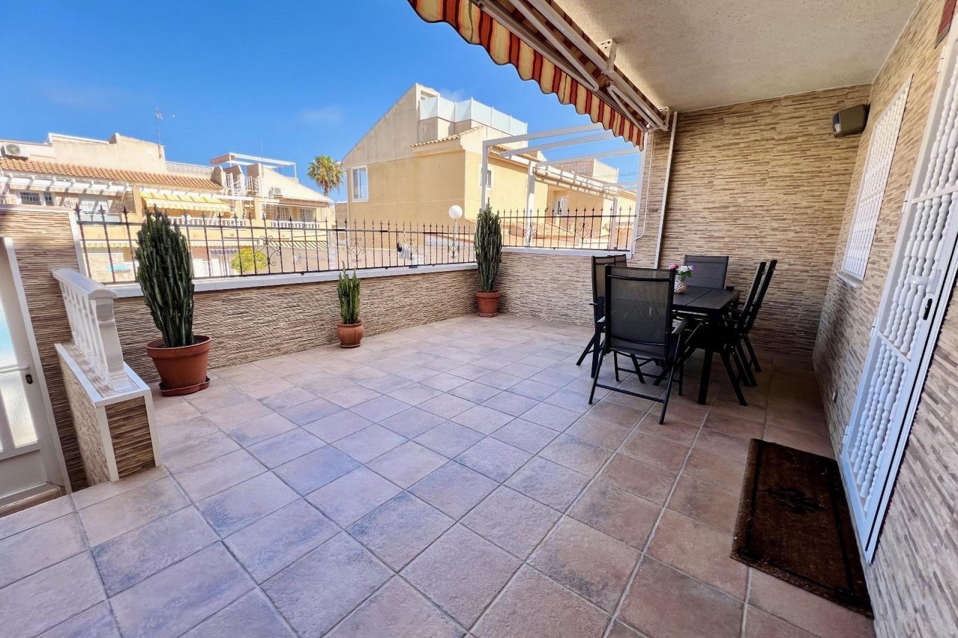 Återförsäljning - Apartment -
Torrevieja - Torrejón