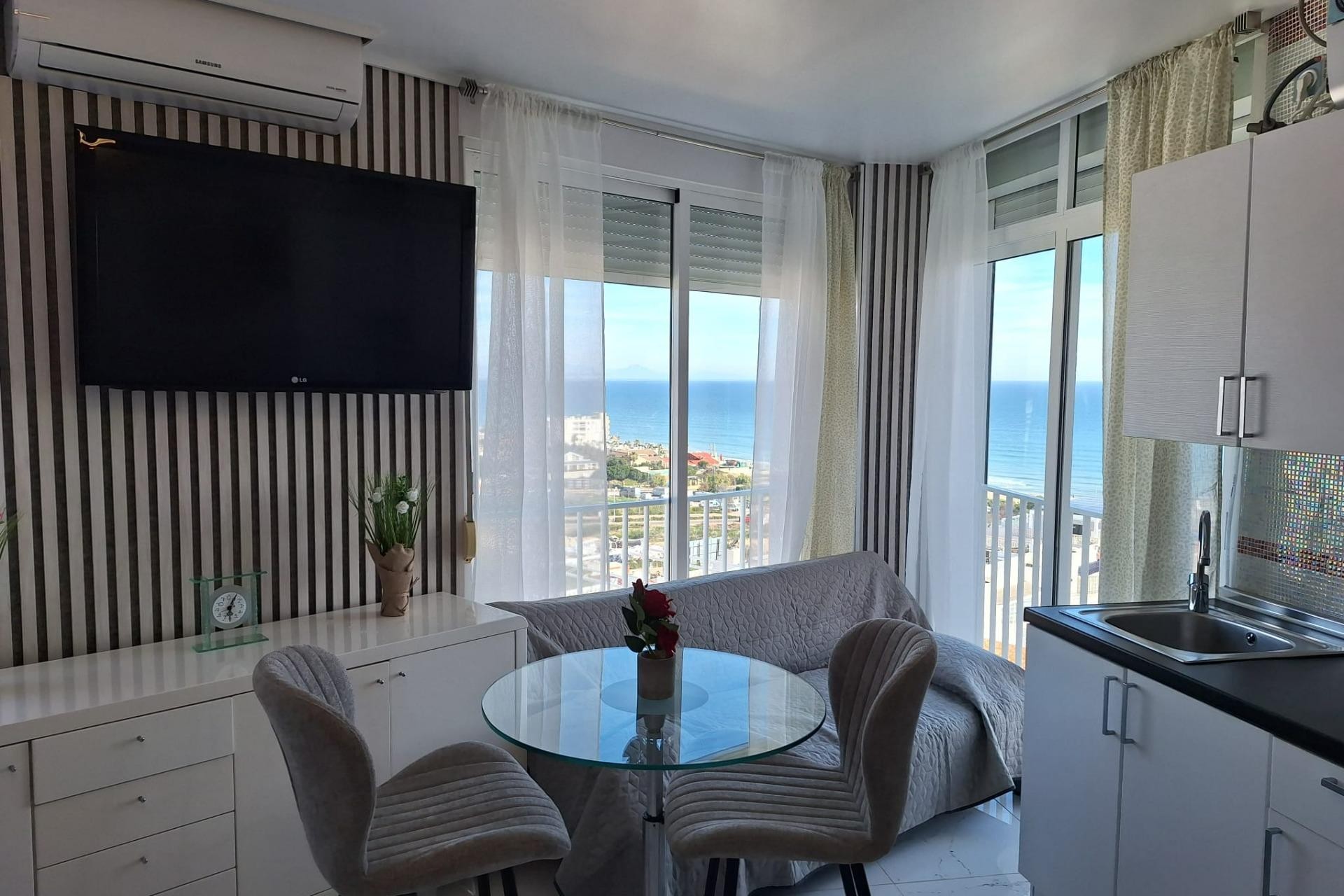 Återförsäljning - Apartment -
Torrevieja - Torrejón