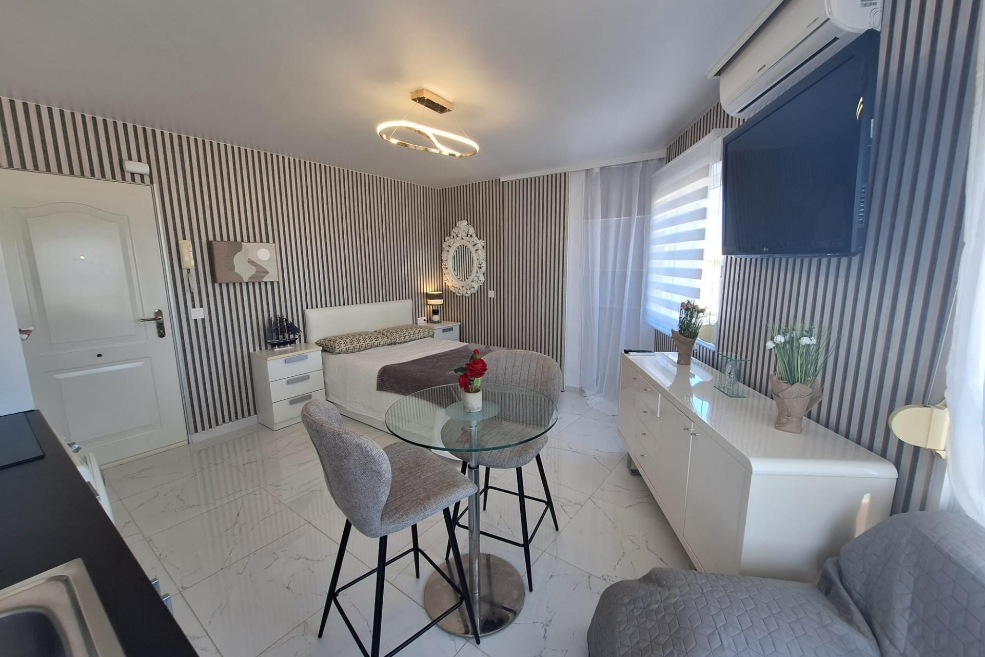 Återförsäljning - Apartment -
Torrevieja - Torrejón