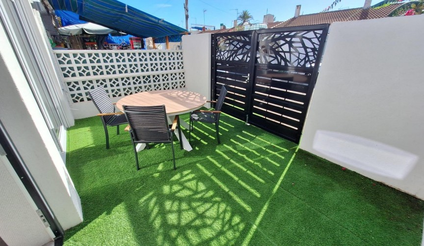 Återförsäljning - Apartment -
Torrevieja - Torretas