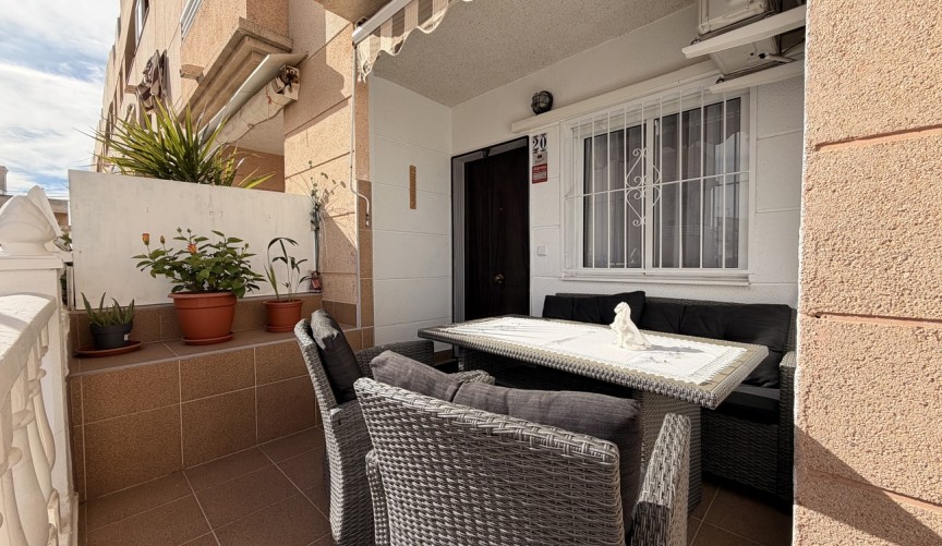 Återförsäljning - Apartment -
Torrevieja - Urb. Calas Blancas III