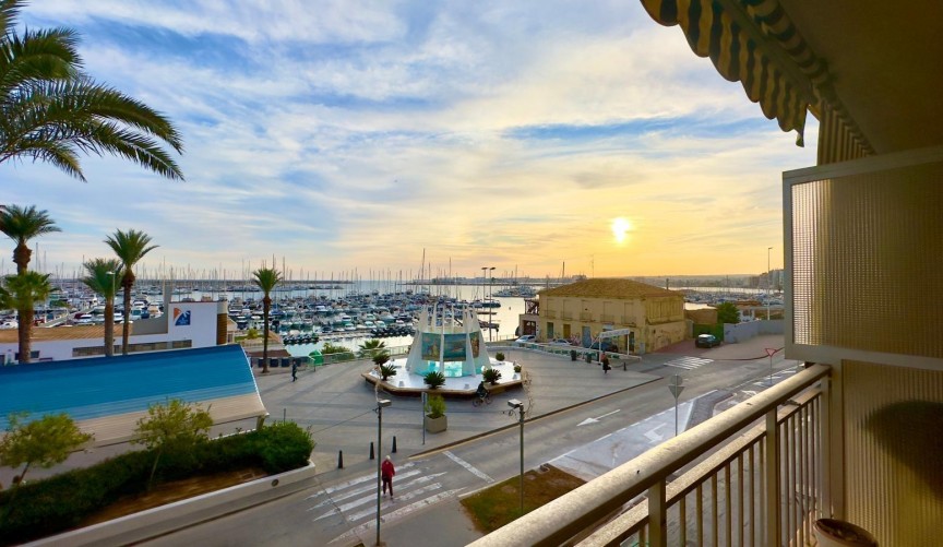 Återförsäljning - Apartment -
Torrevieja