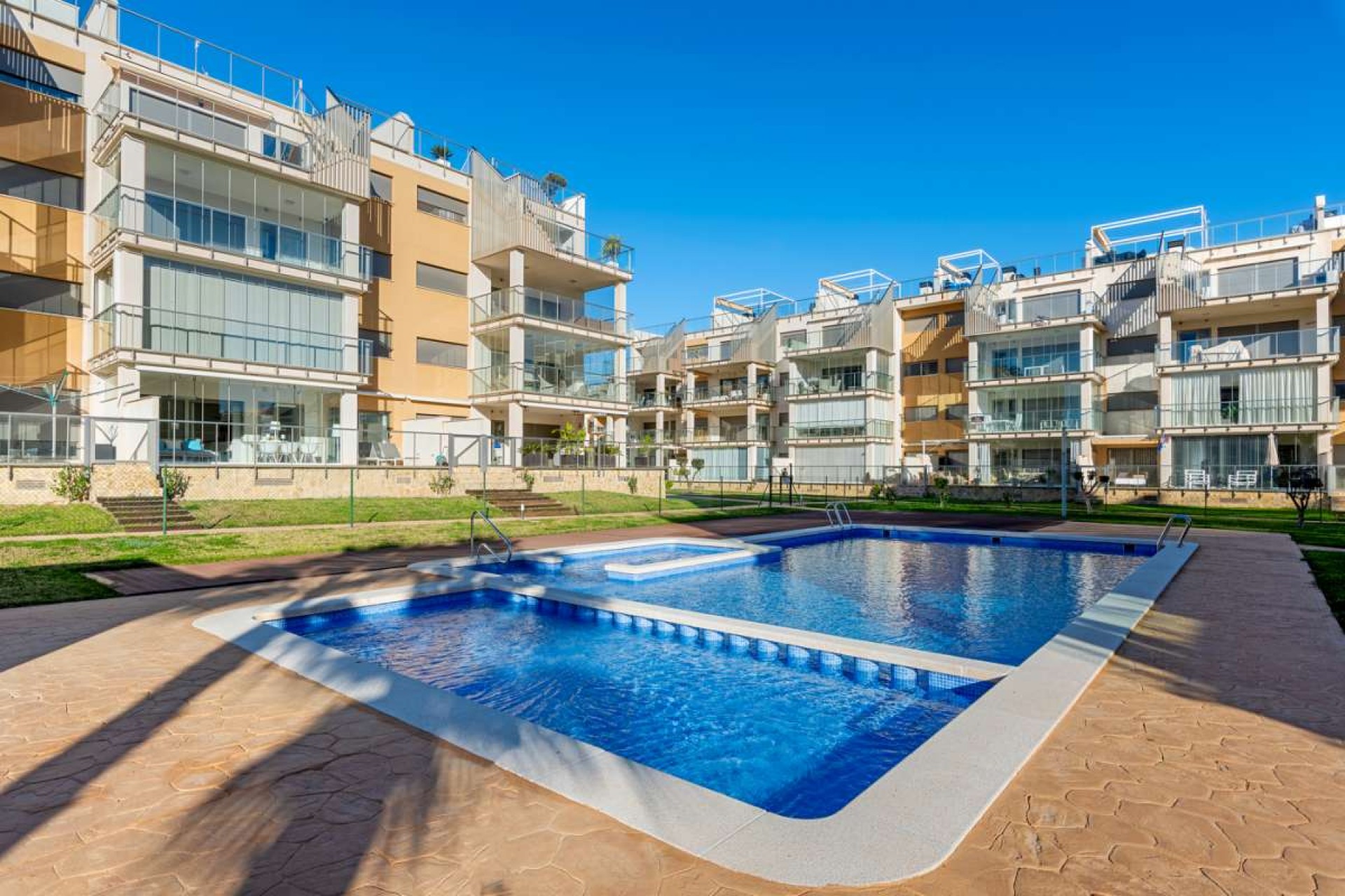 Återförsäljning - Apartment -
Villamartin - Costa Blanca