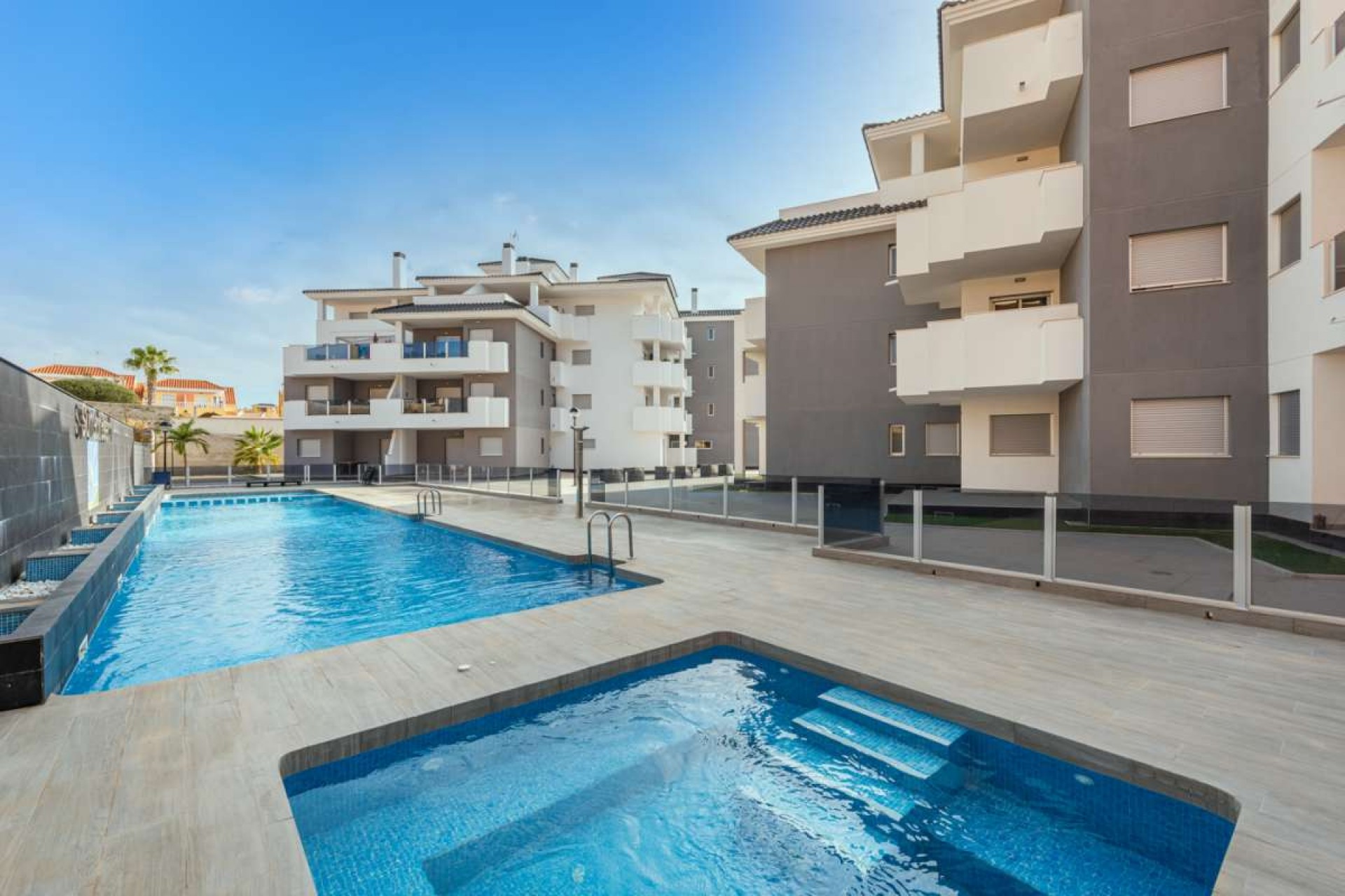 Återförsäljning - Apartment -
Villamartin - Costa Blanca