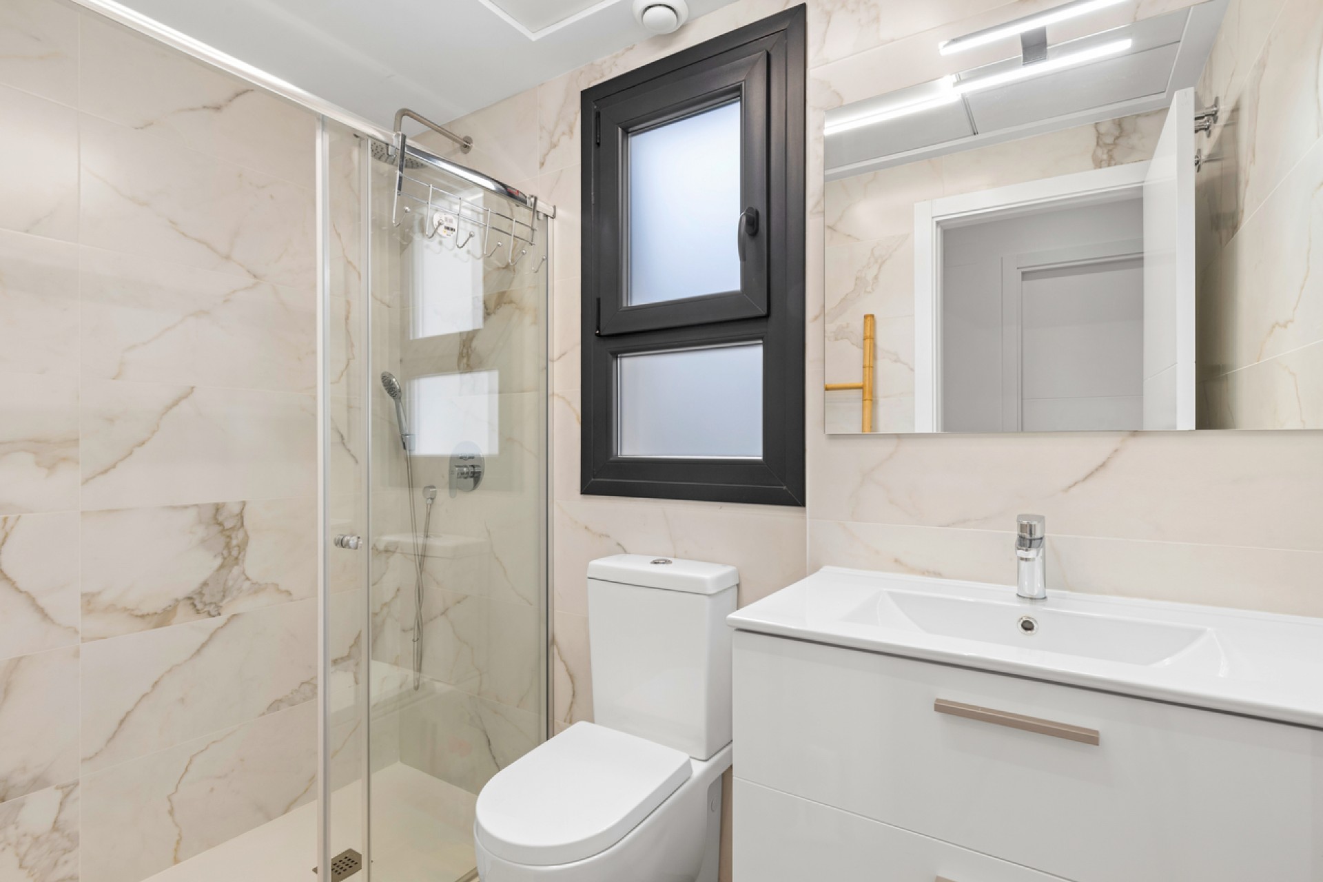 Återförsäljning - Apartment -
Villamartin - Costa Blanca