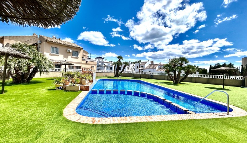 Återförsäljning - Apartment -
Villamartin - Costa Blanca