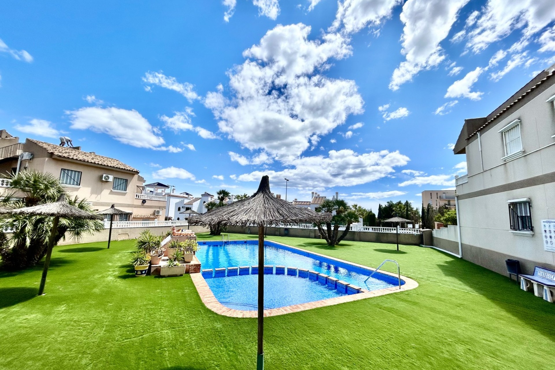 Återförsäljning - Apartment -
Villamartin - Costa Blanca