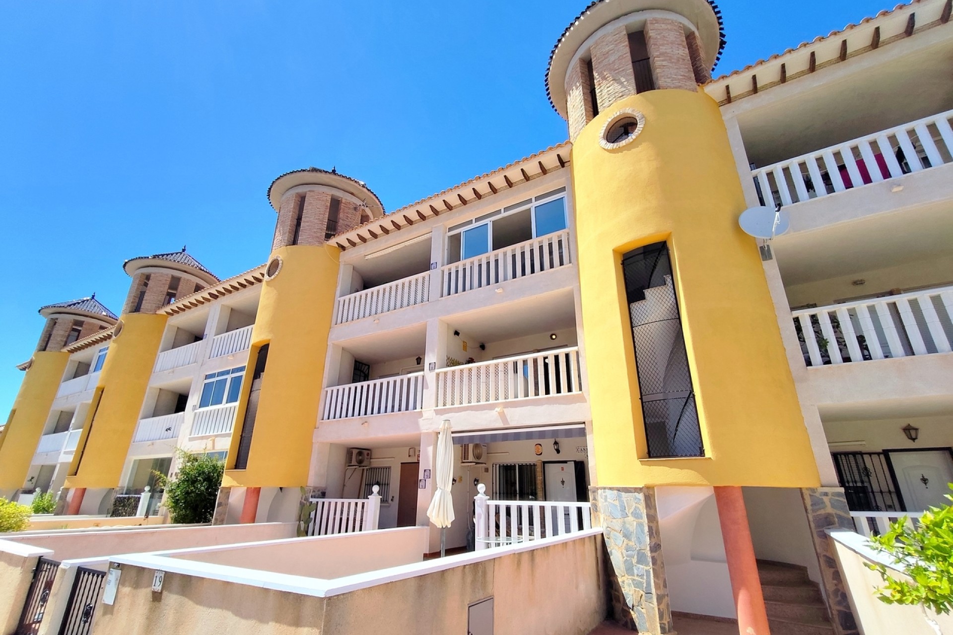 Återförsäljning - Apartment -
Villamartin - Costa Blanca