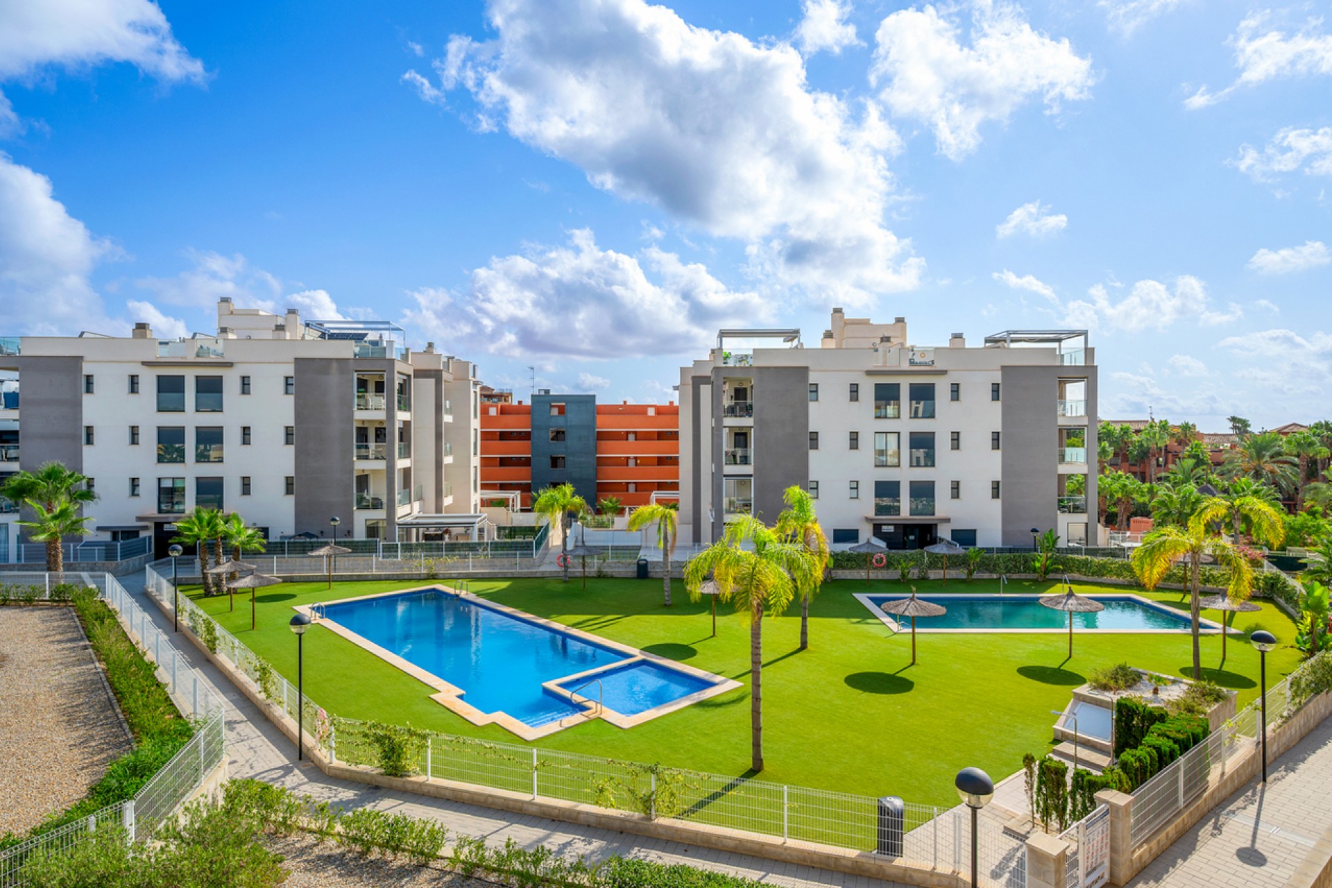 Återförsäljning - Apartment -
Villamartin - Costa Blanca