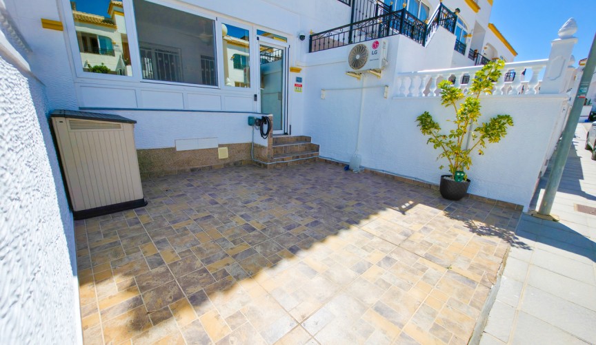 Återförsäljning - Apartment -
Vistabella Golf Entre Naranjos - Inland