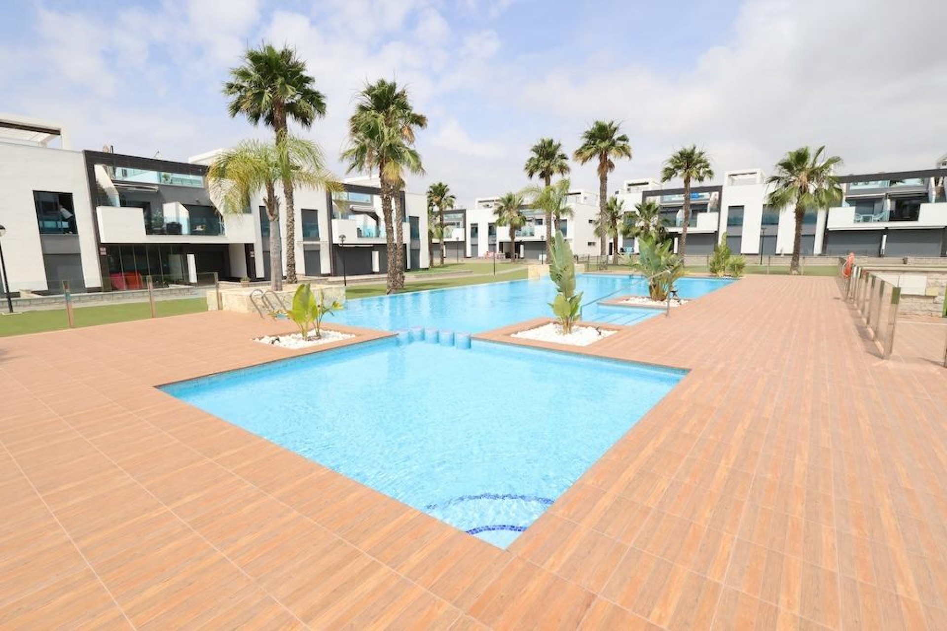 Återförsäljning - Bungalow -
Guardamar del Segura - Costa Blanca