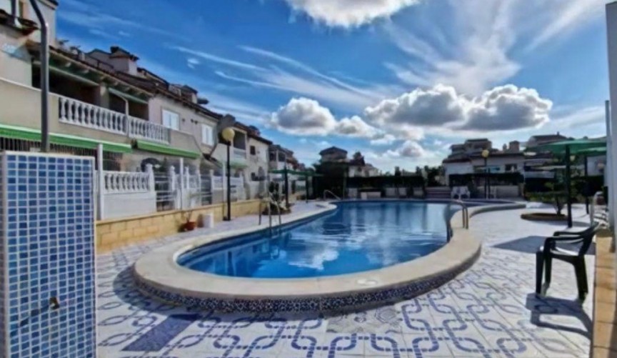 Återförsäljning - Bungalow -
Guardamar del Segura - El Moncayo