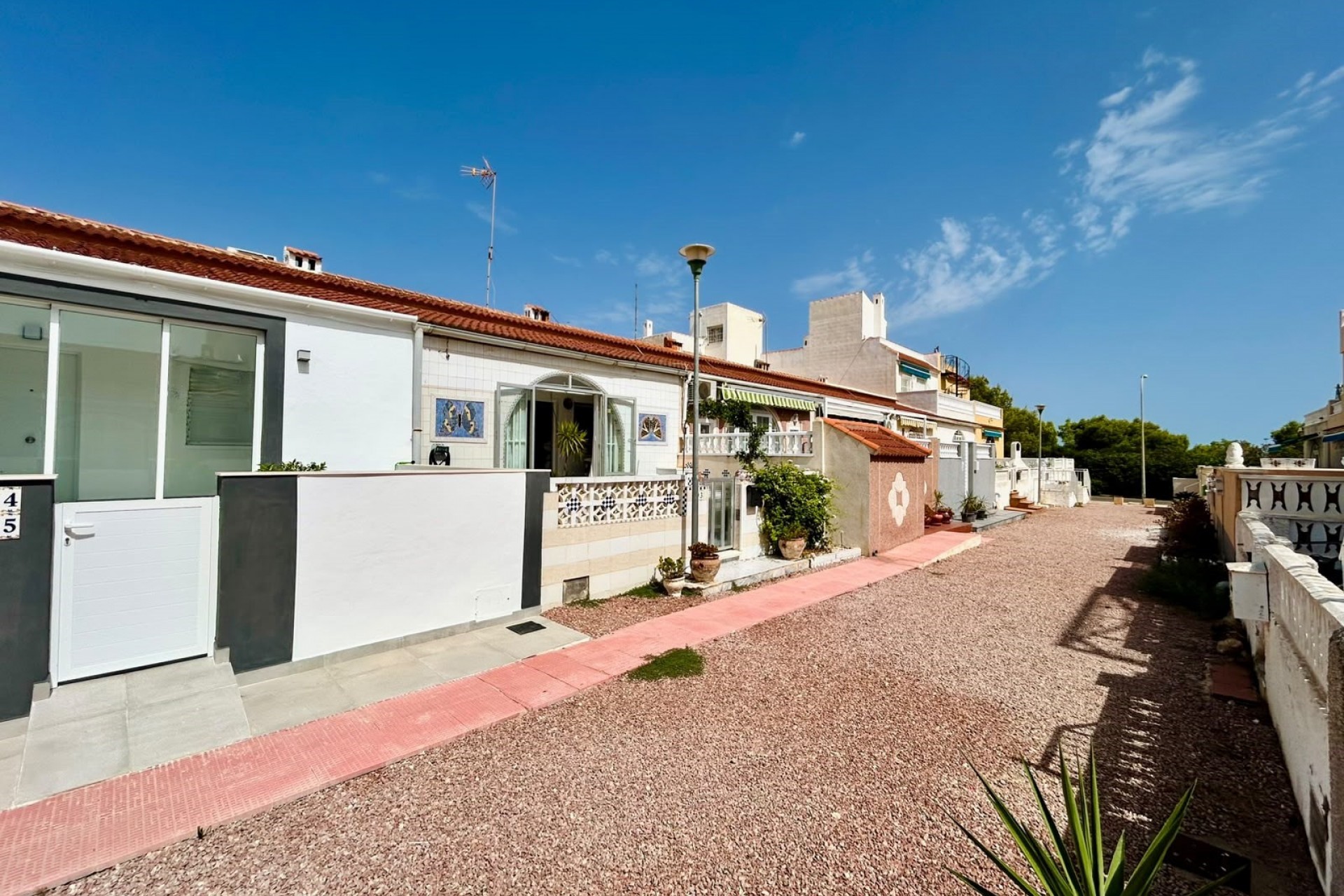 Återförsäljning - Bungalow -
La Siesta - Costa Blanca