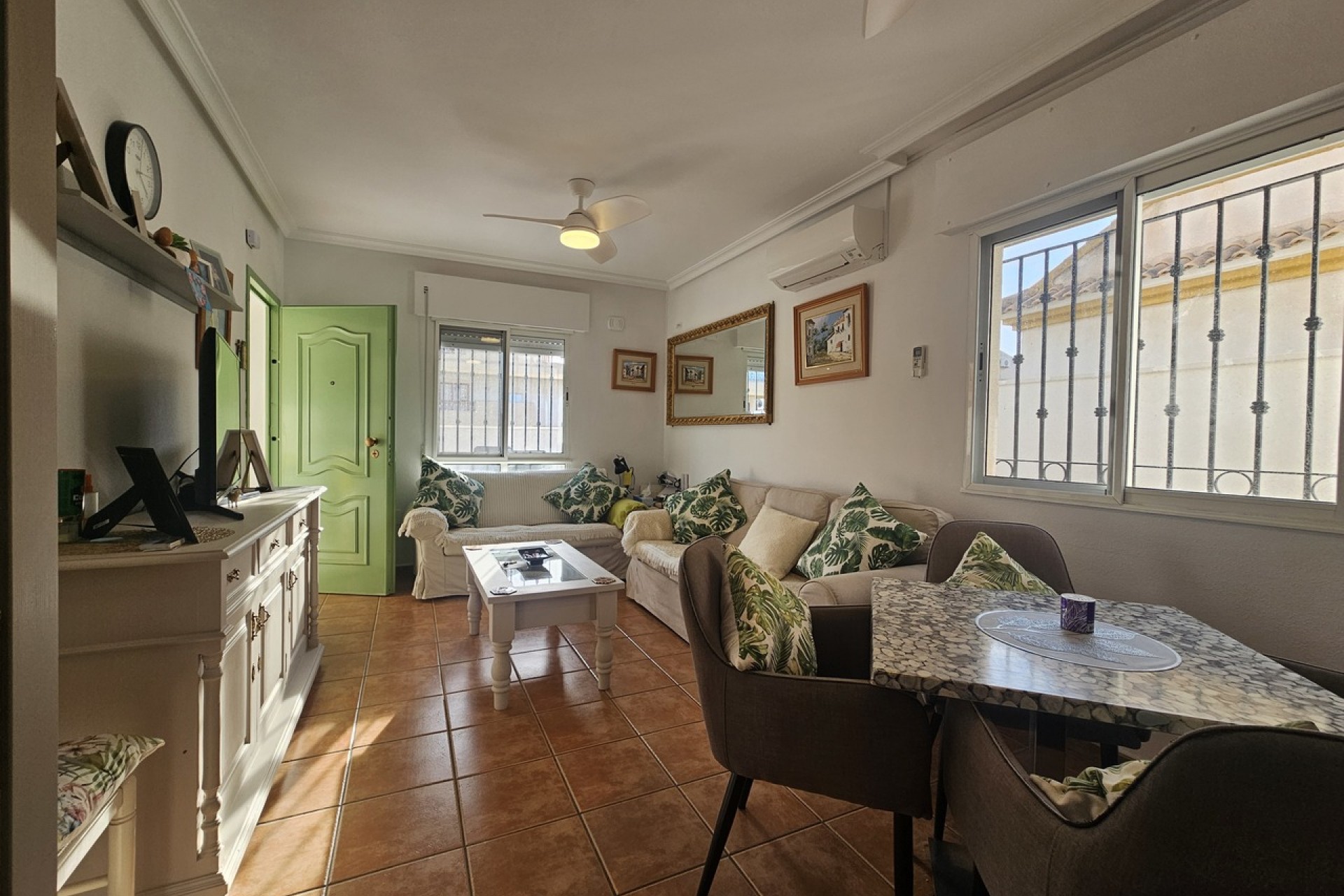 Återförsäljning - Bungalow -
La Zenia - Costa Blanca