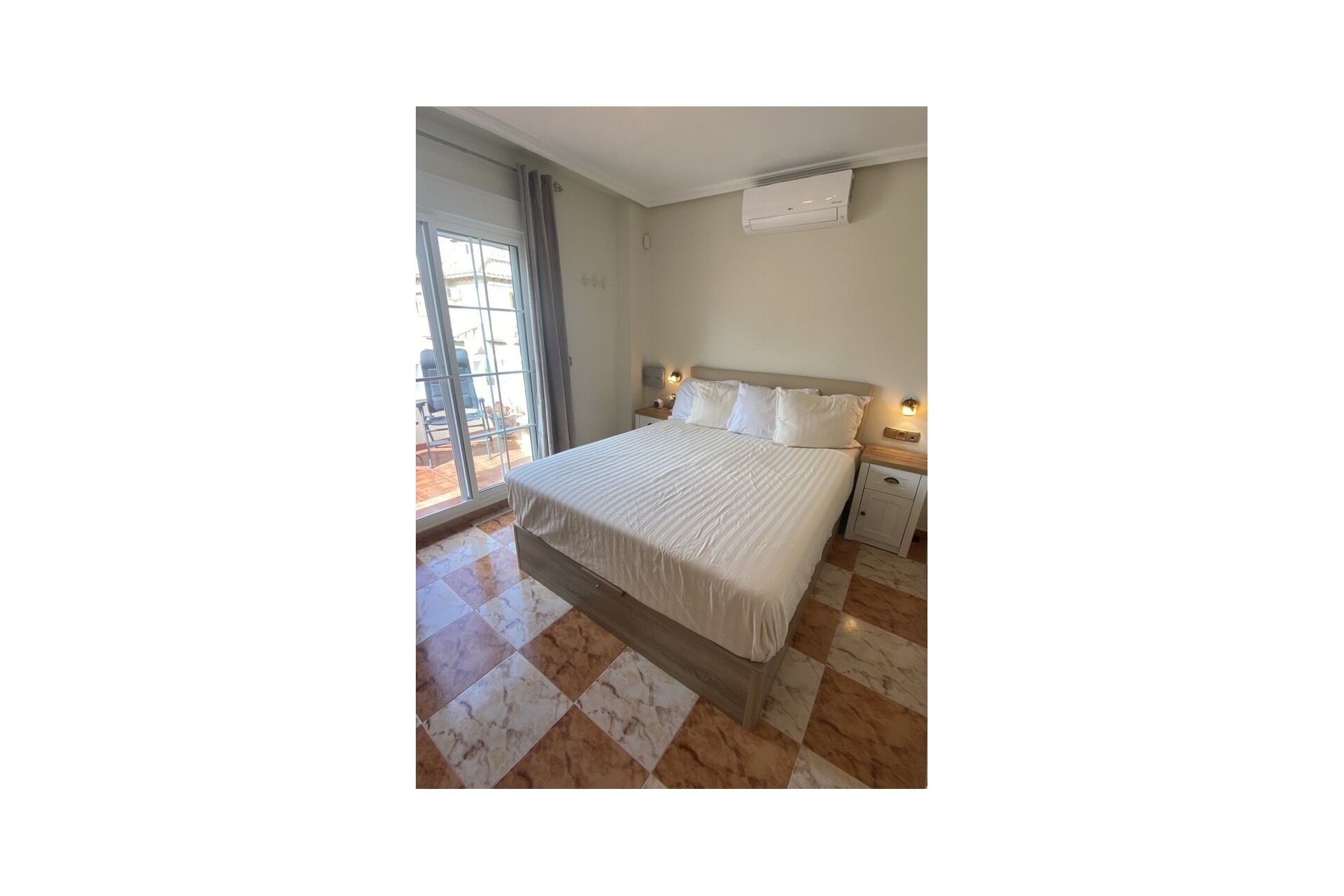 Återförsäljning - Bungalow -
Lomas de Caboroig - Costa Blanca
