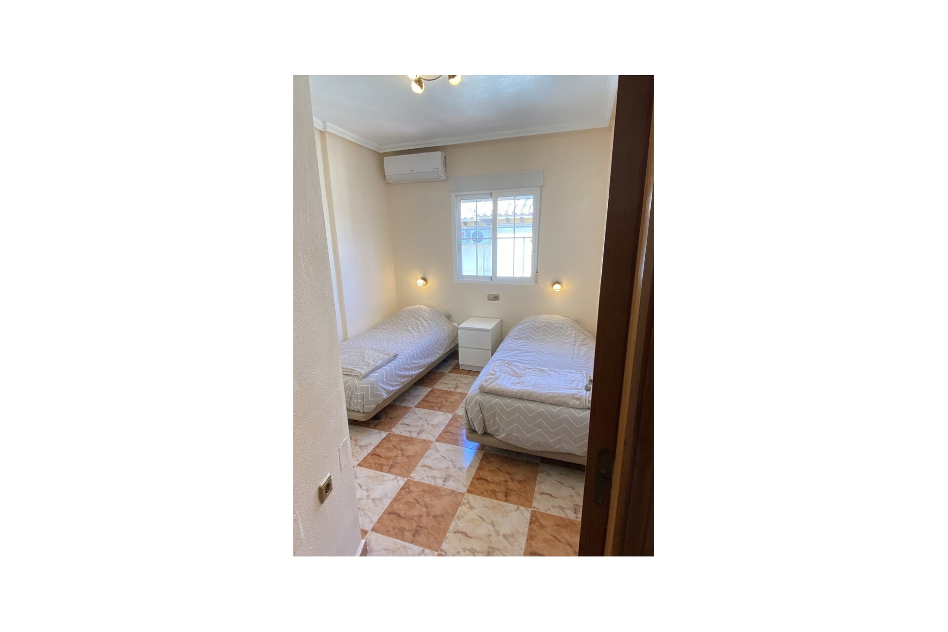 Återförsäljning - Bungalow -
Lomas de Caboroig - Costa Blanca