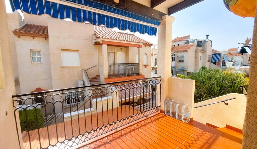 Återförsäljning - Bungalow -
Orihuela Costa - Costa Blanca