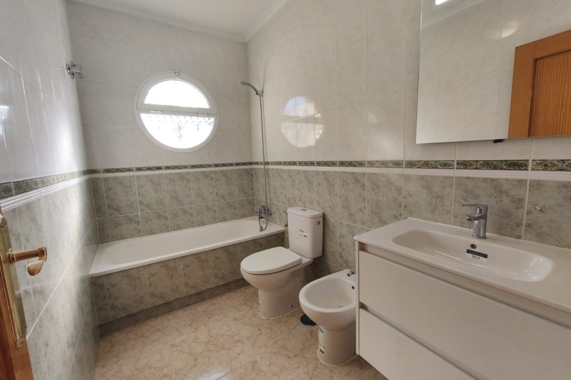 Återförsäljning - Bungalow -
Orihuela Costa - Costa Blanca