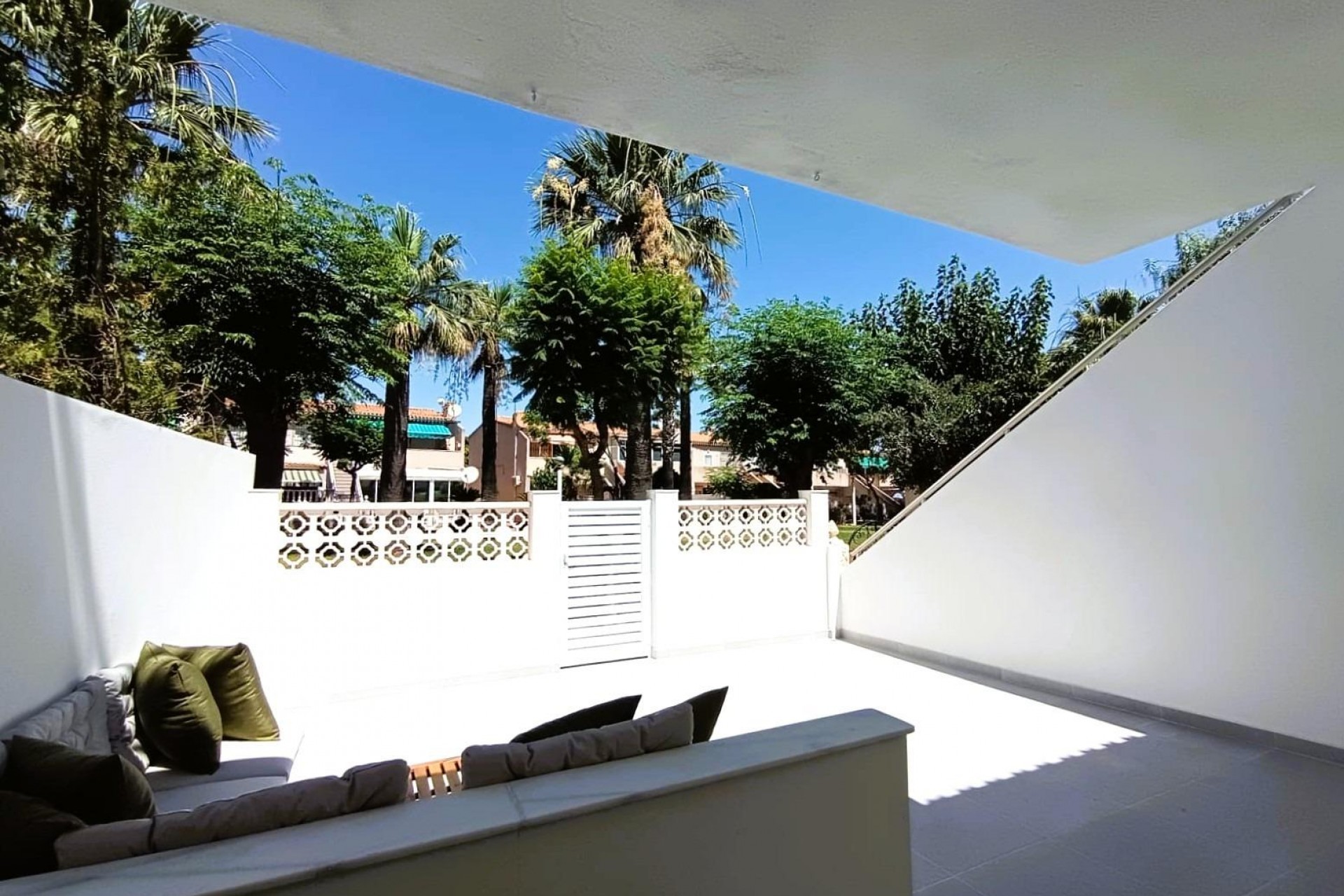 Återförsäljning - Bungalow -
Orihuela Costa - Costa Blanca