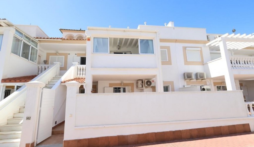 Återförsäljning - Bungalow -
Orihuela Costa - Costa Blanca