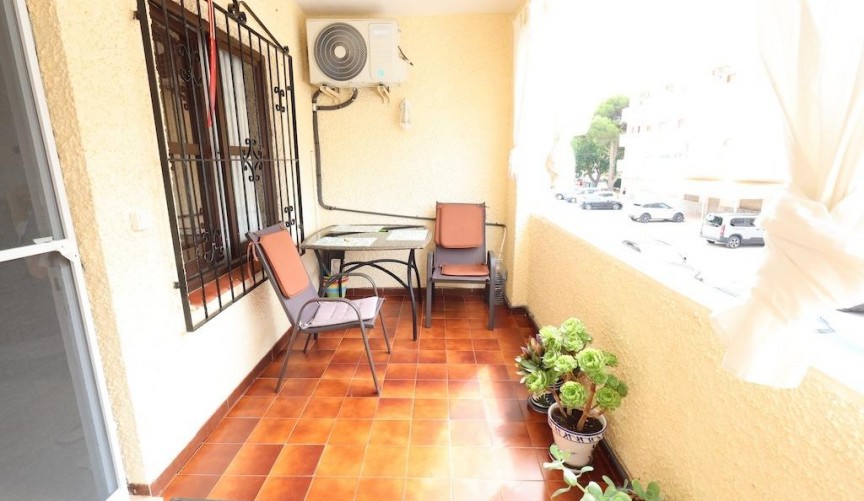 Återförsäljning - Bungalow -
Orihuela Costa - Costa Blanca
