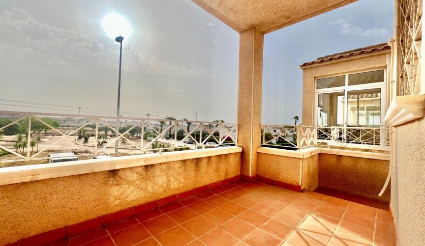Återförsäljning - Bungalow -
Orihuela Costa - La Chismosa