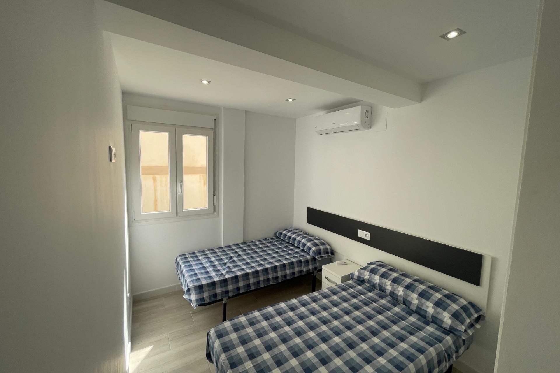 Återförsäljning - Bungalow -
Orihuela Costa - La Regia