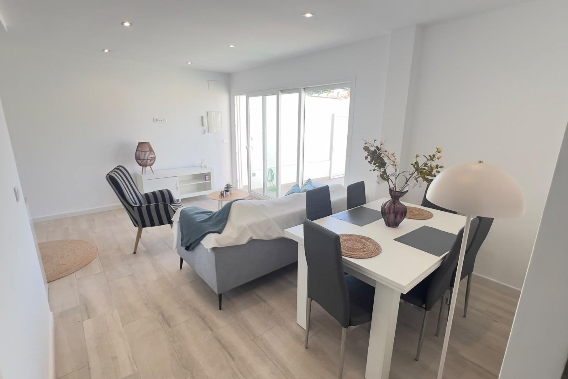 Återförsäljning - Bungalow -
Orihuela Costa - La Regia