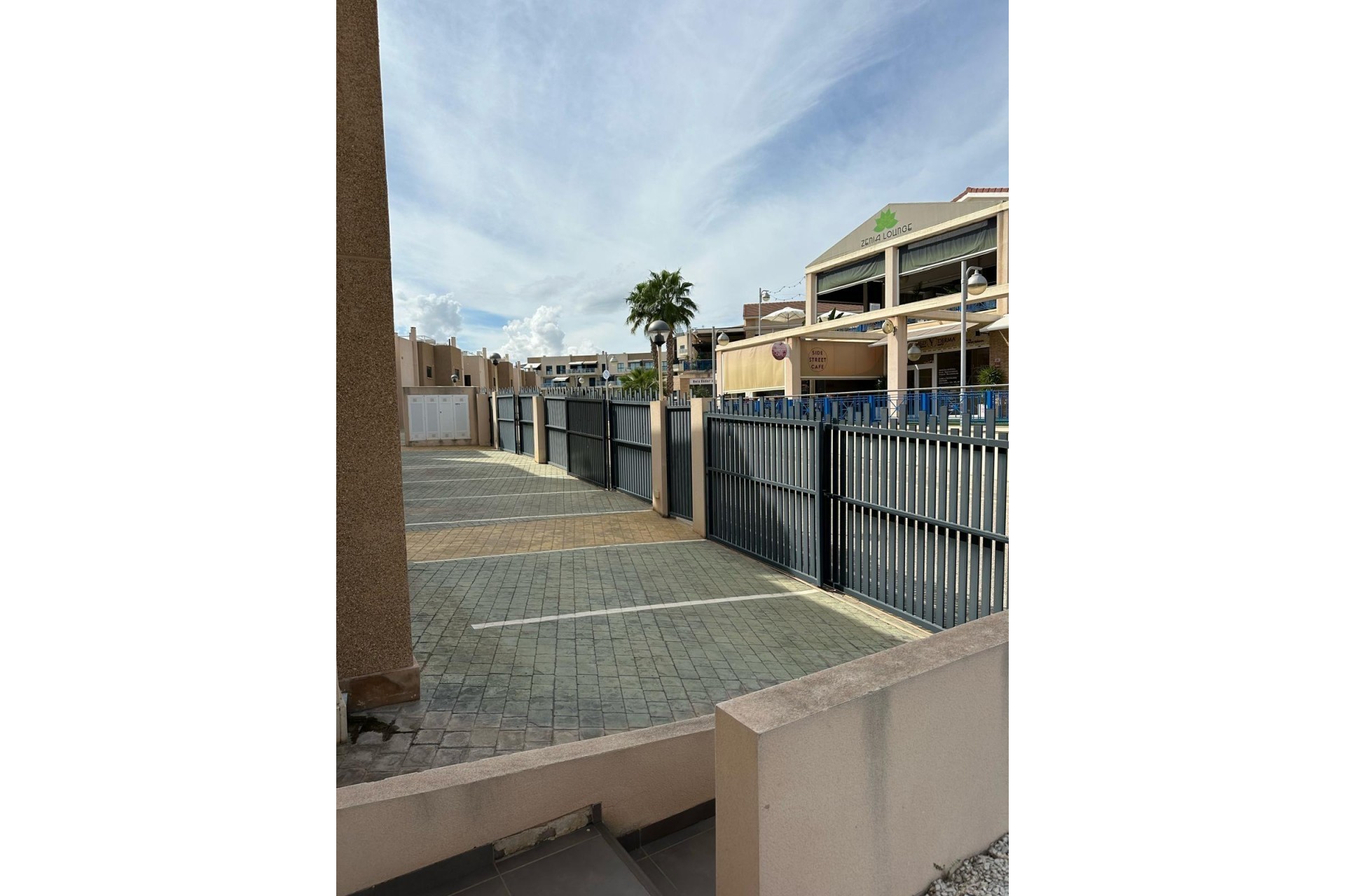 Återförsäljning - Bungalow -
Orihuela Costa - La Zenia