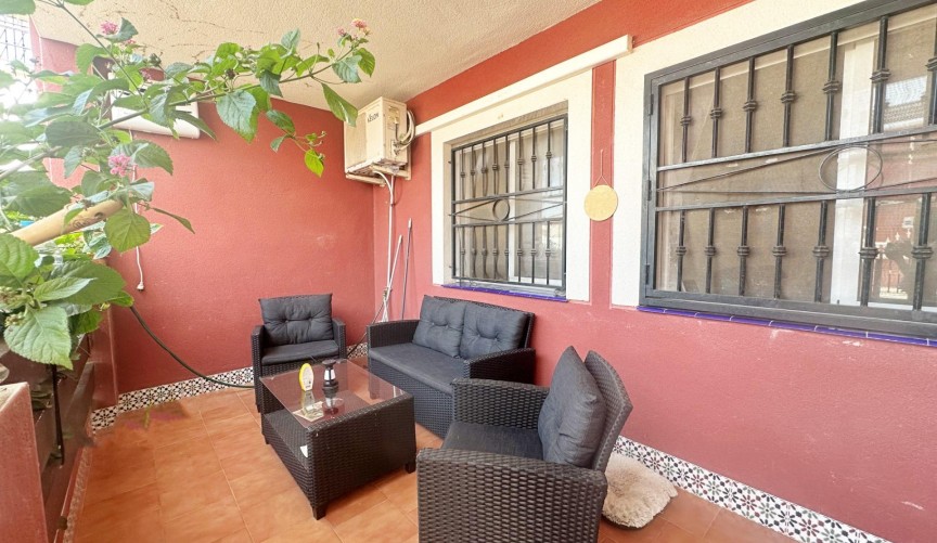 Återförsäljning - Bungalow -
Orihuela Costa - Los Altos