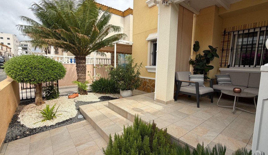 Återförsäljning - Bungalow -
Orihuela Costa - Los Dolses