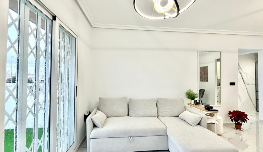 Återförsäljning - Bungalow -
Orihuela Costa - Playa Flamenca Norte