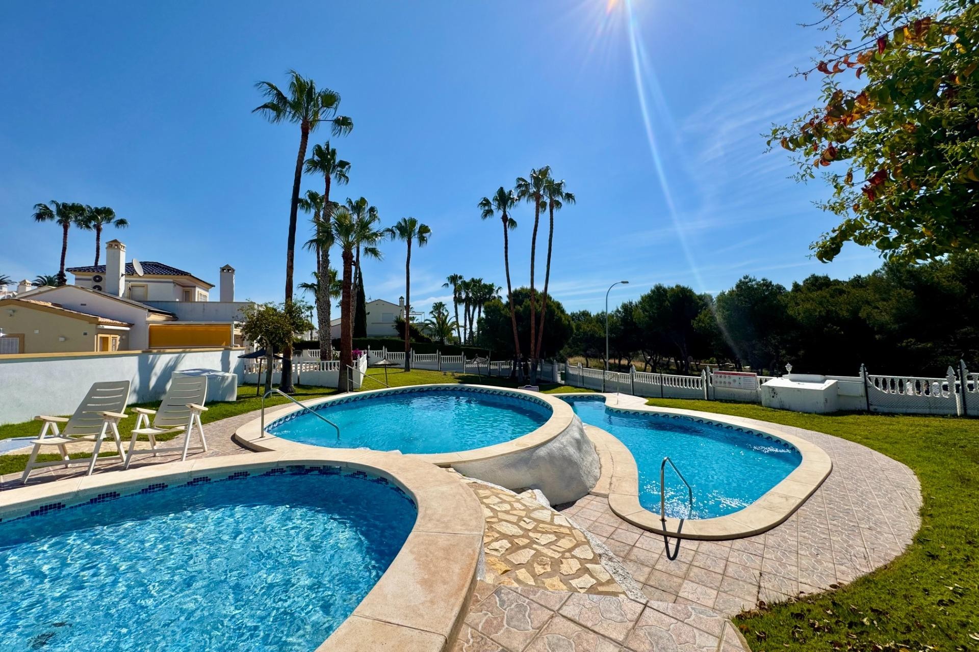Återförsäljning - Bungalow -
Orihuela Costa - Villamartín-las Filipinas