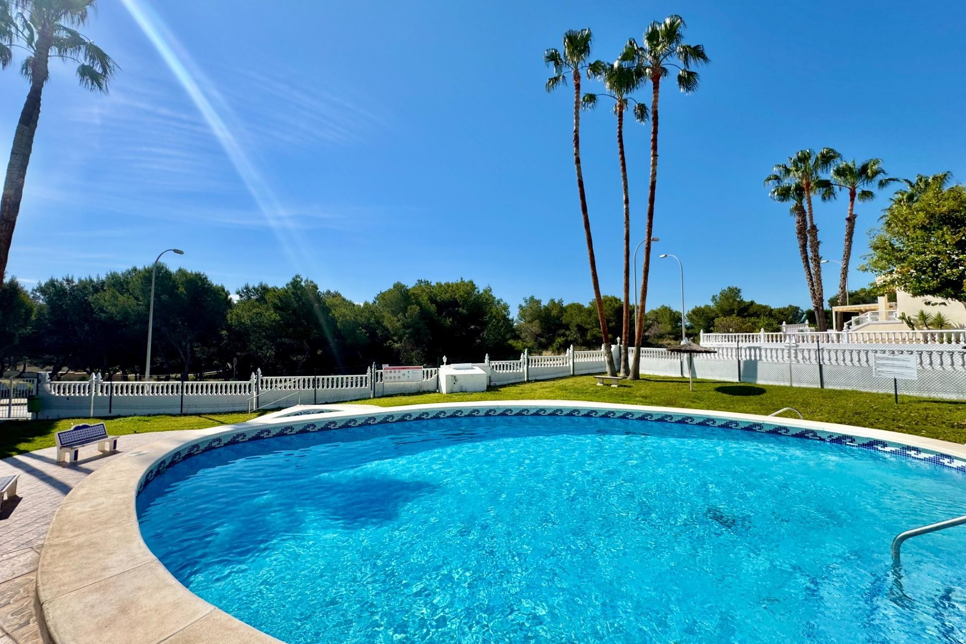 Återförsäljning - Bungalow -
Orihuela Costa - Villamartín-las Filipinas